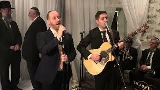 Emotional rendition of Shlomo Carlebach's Im Eshkocheich live - Ari and Yakov Ettinger