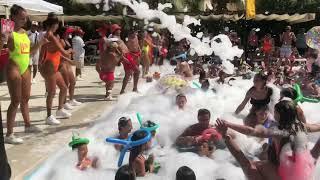 hotel pool foam party (Hotel RIU Tequila)