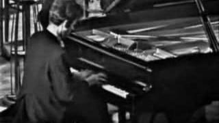 Rachmaninoff Piano Concerto No. 2 - Van Cliburn - Part 1