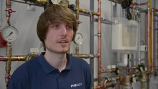 Sebastian beantwortet Fragen zum Gebäude- und Energietechnik Studium an der Fachhochschule Erfurt