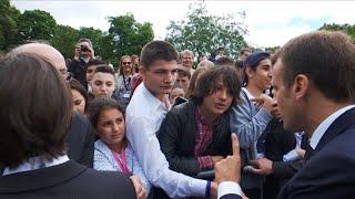 Macron recadre sèchement un jeune qui l'avait appelé "Manu"