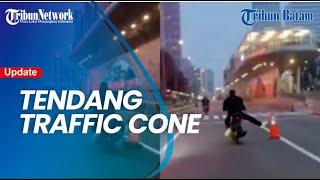 Geram Melihat Aksi Pengendara Motor Tendang Traffic Cone