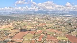 MALLORCA - Landeanflug auf Palma de Mallorca durch imposante Wolken