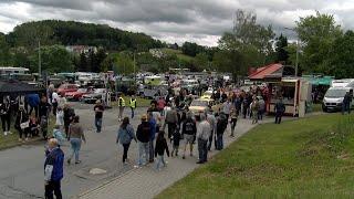 Die Oldtimer rollten wieder zum Borbergfest in Kirchberg