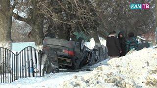 На перекрёстке улицы Белинской и Школьного проулка произошло серьёзное ДТП