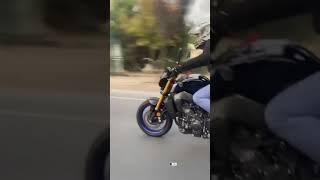 2021 MT 09 sp lif lvl 1 wheelie