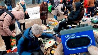 Поход на барахолку Санкт Петербурга. В кармане 100р  - что смогу купить на эту сумму.  29.01.23 -ч.2