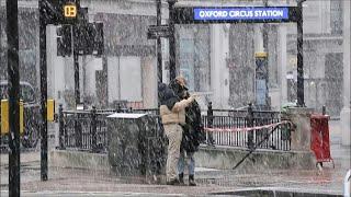 Snow hits London's Oxford Street | AFP