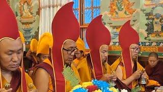 རྙིང་མ་དཔལ་ཡུལ་ཨོ་རྒྱན་རྡོ་རྗེ་ཆོས་གླིང་དགོན་པའི་མཁན་རིན་པོ་ཆེ་མཆོག་གཙོས་པའི་དགོན་འདི་མཁན་སློབ་རྣམས།