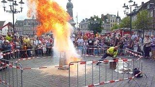 Don't use water to put out a grease fire! Firefighter shows what happens. Don't try this at home.