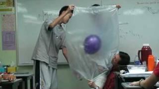 06 Oct 2 2006 Mr Peter S P Lim demonstrating Helium filled balloon sinking in He surrounding'.mpg