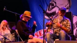 Seasick Steve - John Paul Jones - Dan Magnusson Glastonbury HD2013