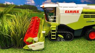 Stunning Fully functional RC combine harvester Claas Lexion!