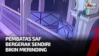 MERINDING! Pembatas Saf Pria dan Wanita di Masjid Ini Bergerak Sendiri | tvOne Minute