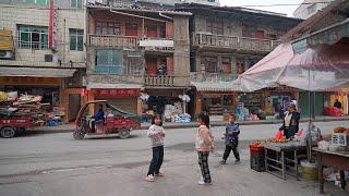 China's old county town walk. Daily life in the old street. Leishan(雷山县), Guizhou・4K