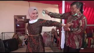 Keren...!! IBU GURU MUDA & CANTIK Pinter Jaipongan | Wangsit Siliwangi - Jaipong Dangdut