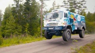 Kamaz T4 Dakar Truck Chases a Volkswagen Polo R WRC