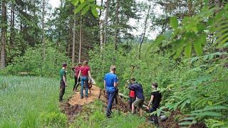 Gymnasium Zwiesel hilft bei Moor-Renaturierung nahe Kreuzstraßl