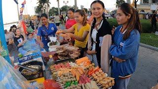 Famous place walking tour at Riverside Phnom Penh, exploring food - Cambodian street food