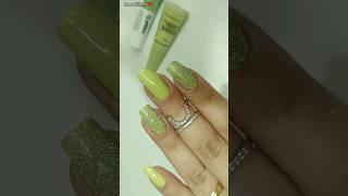 Unhas com glitter Diamante verde Aurora da Hits #esmalte #unhas