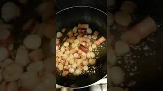 หนวดหมึกทอดกระเทียม (Fried Octopus with garlic Tutorial)