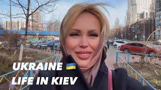 Ukraine  LIFE IN KIEV, March 6, 2025. The Streets of Kiev, Ukraine. Streets Scenes..