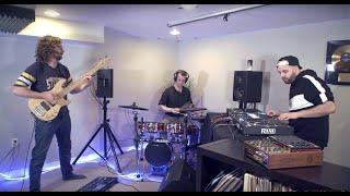 Vekked & The Real Musicians - Turntablist vs. Funk Band