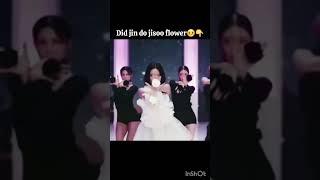 did jin do jisoo's flower{no hate}#youtubeshorts #bts #jisoo#jin