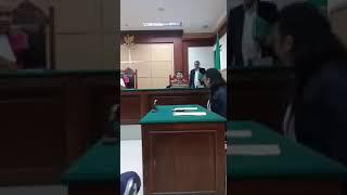 YUK LIHAT MUHAMAD FIRDAUS OIWOBO SH MH DI SIDANG PEMBUNUHAN