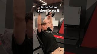 Sehen so deine Sätze aus?! #gym #muskelaufbau #lustig #meme #fitness