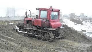 Old soviet russian dozer/ tractor DZ-42/ DT-75. Бульдозер на тракторе ДТ-75