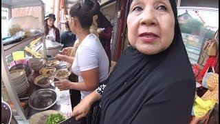 Indonesia Singkawang Street Food 2487 Part.1 Bubur Sapi Bu Haji YDXJ0443