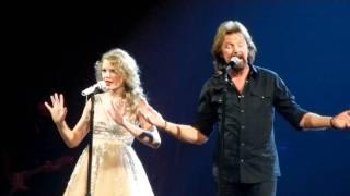 Taylor Swift and Ronnie Dunn sing "Bleed Red"