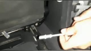 How to put or remove the seat on Mercedes-Benz (w210)