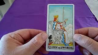 Queen of swords Tarot card meaning