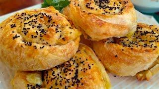 ÇOK KOLAY ISPANAKLI GÜL BÖREĞİ TARİFİ HAZIR YUFKADAN PRATİK VE LEZZETLİ BÖREK TARİFİ#ıspanaklıbörek