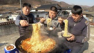 오랜만에 먹는 추억의 김치국수라면 이 맛 이지! [Kimchi noodles from the past]