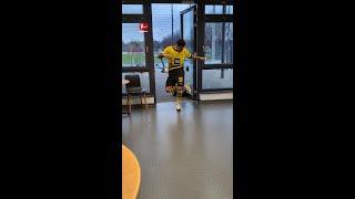 Jadon Sancho's tekkers phone catch