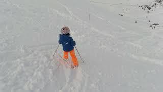 Best ski day of 22/23 winter, 1st time deep powder on black slope “M” in Courchevel for Alexis âge 5