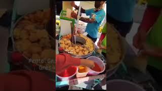 Pentol viral di Gresik!! Warnanya kuning  rek !! #kulinerGKB #kulinergresik