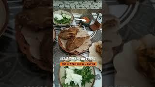 Ayam GORENG TERENAK! di SALATIGA #shortvideo#viral #streetfood #food#viralfood #shorts#ayam#salatiga