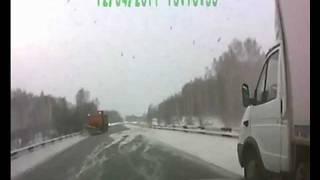 Insane Truck Drifting! Lucky Truck Driver Avoids Winter Head-on Collision