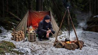 2-Day Solo Winter Camping | Survival in a Snowy Forest, Sub-Zero | Bushcraft Shelter