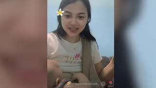 viral tiktok, mama muda cantik ini live tiktok sambil menyusui anaknya