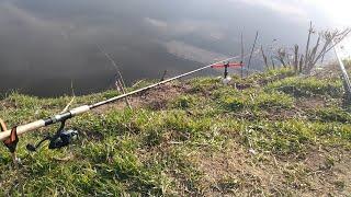 Pecanje na kanalu u Borči. Fishing on river Vizelj in Borča .