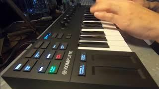 【穎凱國際】Native Instruments Komplete Kontrol M32 Demo By Jay Hung