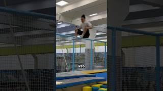 ТРЕНИРУЮ ДВОЙНЫЕ САЛЬТО  #parkour #flip #tricks #acrobatics