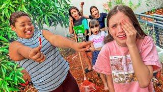 Fizemos uma Horta mas a Mascote passou PIMENTA no olho da Olivia