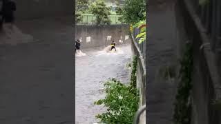 RAW: Firefighters rescue 5 boys from fast-moving floodwaters in Palolo Stream