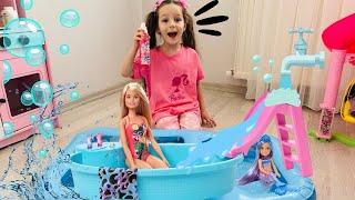 Barbie Videosu!Ada ile Barbie Havuz Evcilik!Barbie ve Chelsea Videoları,Kız Oyunları@Barbie